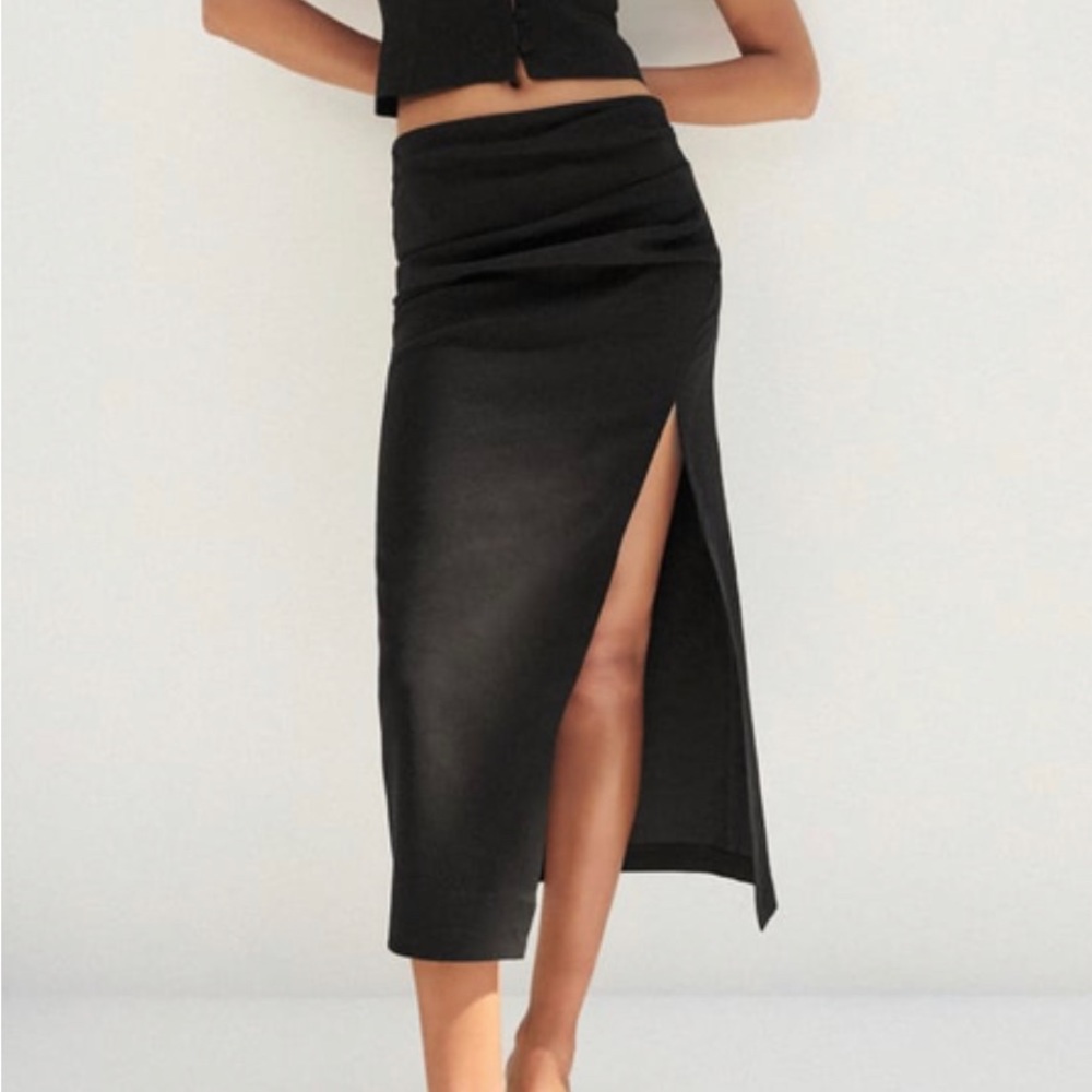 Zara midi skirt black NEW